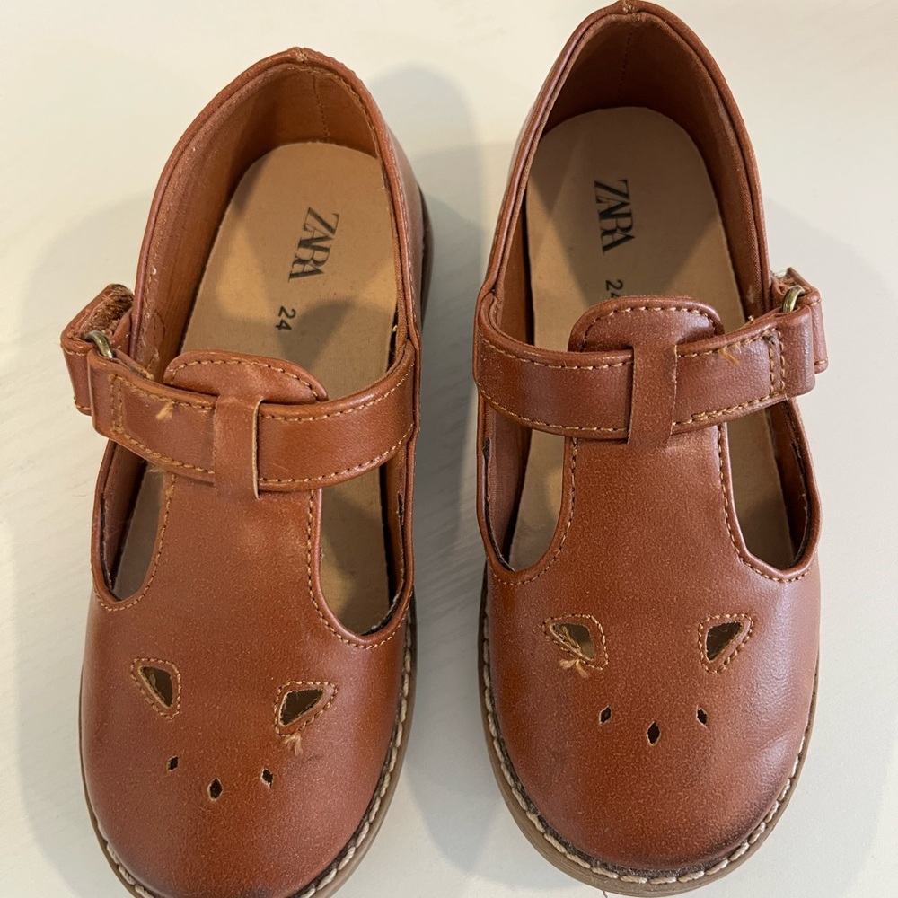 Zara Tan Kids Dress Shoes with Cutout Design